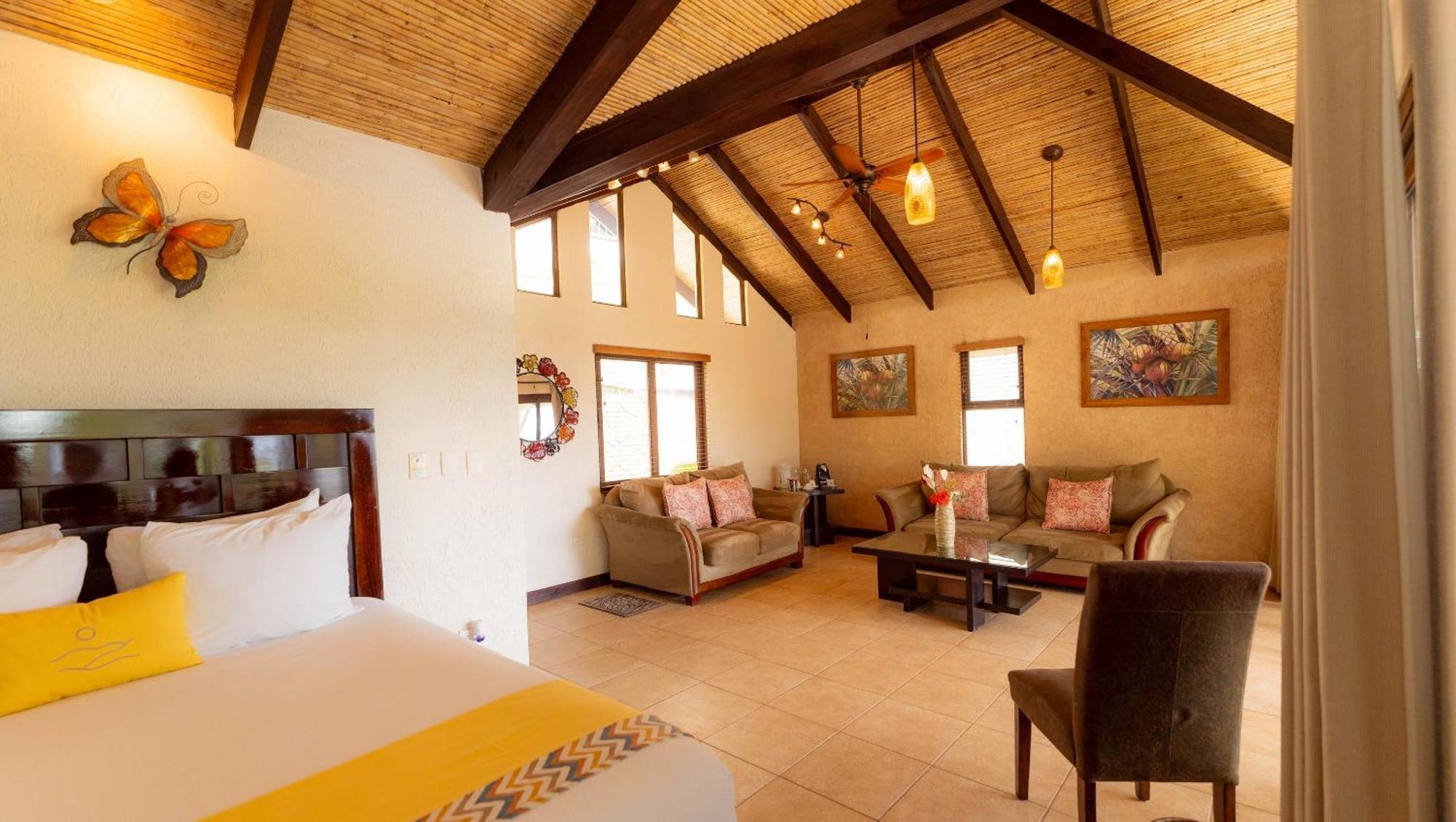 Buena Vista Chic Hotel Pilas Экстерьер фото