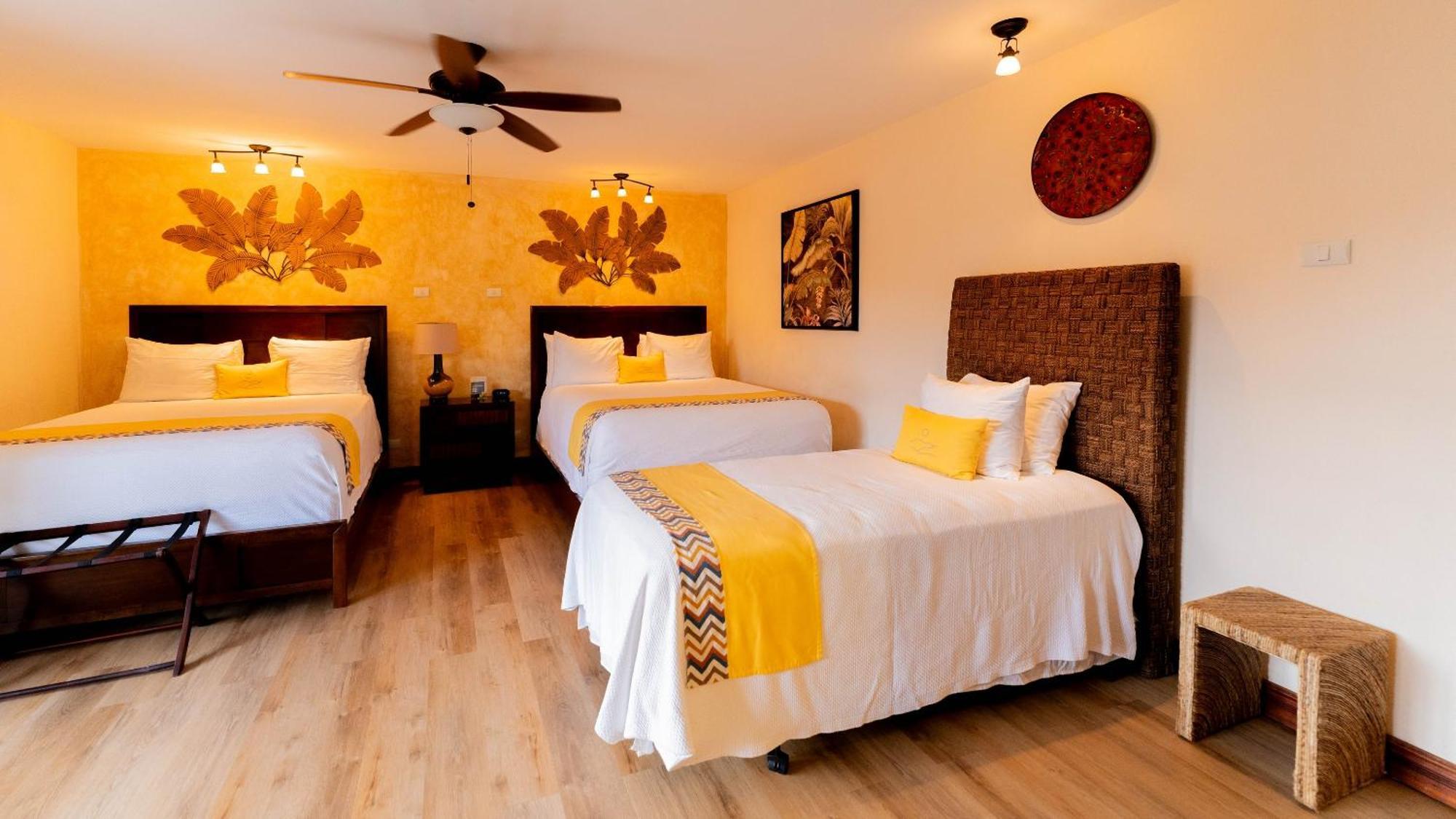 Buena Vista Chic Hotel Pilas Номер фото