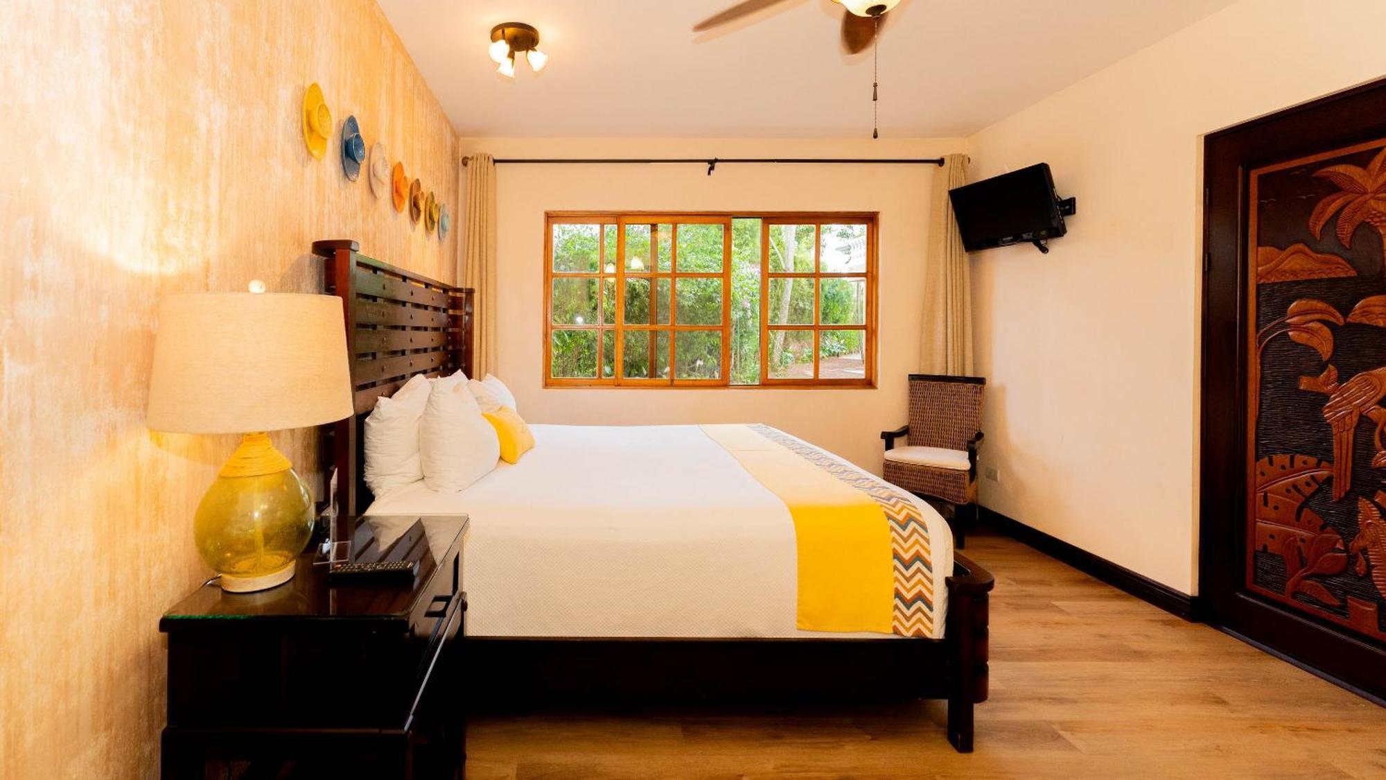 Buena Vista Chic Hotel Pilas Экстерьер фото