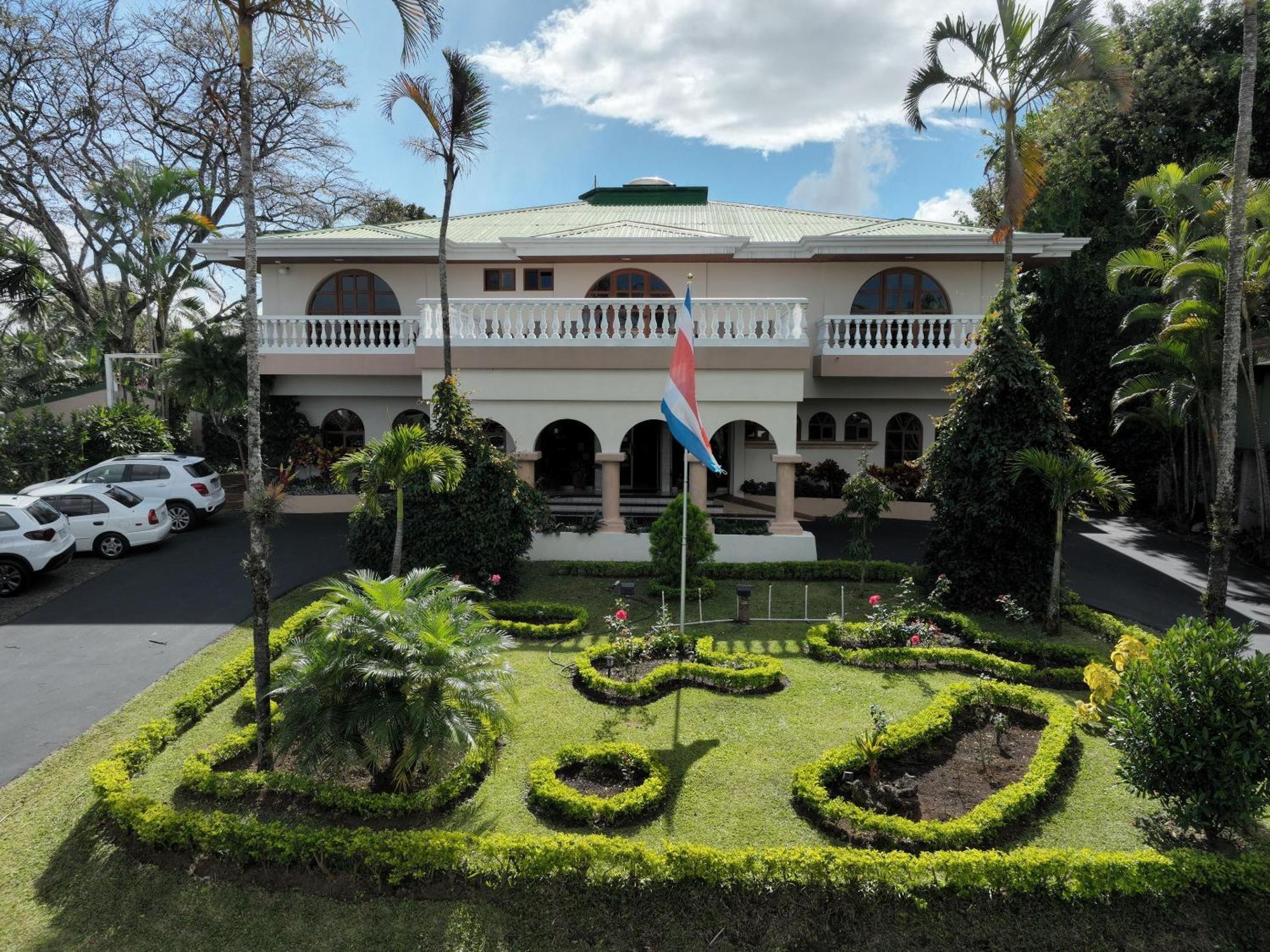 Buena Vista Chic Hotel Pilas Экстерьер фото